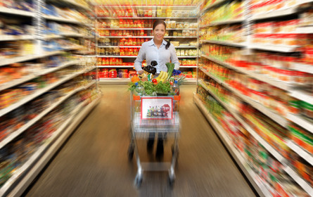 Ein hoher Preis: Schnäppchenjäger neigen eher zu Übergewicht