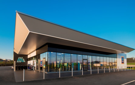 Hofer mit Superbrands-Zertifikat für herausragende Marken prämiert