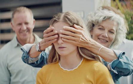 Ein echter Knaller: Neuer Spot zu „Lebe das Leben“