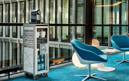 Servicetrolley aus dem Flieger mit Kühlfunktion