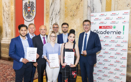 Zertifikate an junge Feinkost-Profis