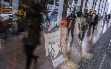 Ausgaben im Internet-Einzelhandel steigen auf Rekordniveau von 7,5 Mrd. Euro