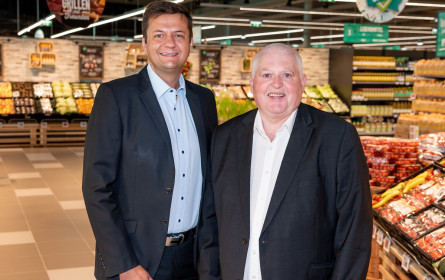 Merkur in der Otto-Schott-Straße erstrahlt in neuem Glanz 