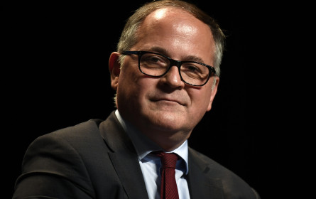 EZB-Direktor Coeure verlangt Sicherheit bei Facebooks Libra