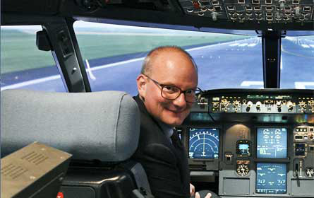 Julian Jäger bleibt Vorstand am Flughafen Wien