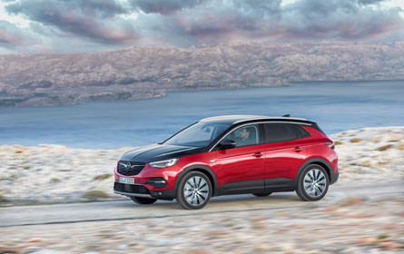 Der neue Opel Grandland X Plug-In-Hybrid mit Allradantrieb