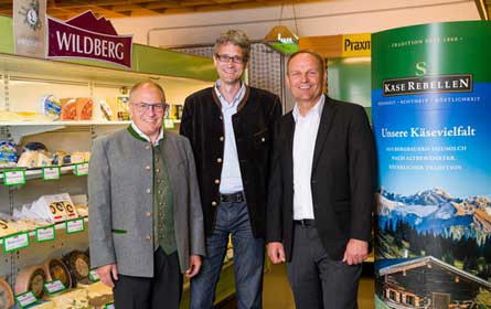 Zwei erfolgreiche Heumilch-Spezialisten bündeln Kräfte für die Zukunft