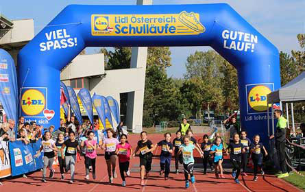 Fast 650 Starter bei Lidl Österreich Schullauf in Niederösterreich