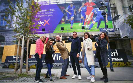 Sky „rockt“ das Volkstheater