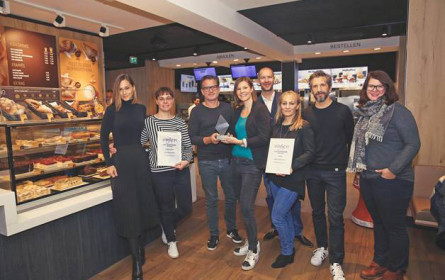 Mit„jede Tasse erzählt eine Geschichte“ machte McCafé im September im öffentlichen Raum Lust aufs Kaffeetrinken