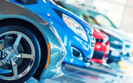 Gebrauchtwagen-Käufer favorisieren Handel