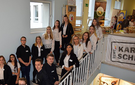 Welser Rewe Group-Lehrlinge widmen sich dem Klimaschutz