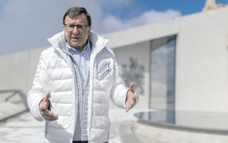 Jack Falkner, Porträt eines „Talkaisers”