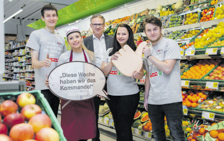 Spar-Lehrlinge am Ruder