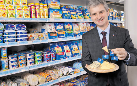 Milch mit wenig Zucker