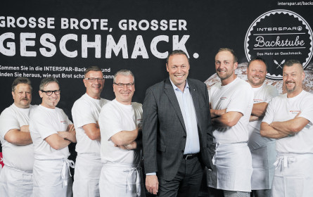 Interspar im Goldregen