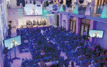 Zerstörung und des Kaisers neue Kleider