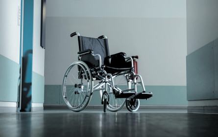 Wirtschaft bremst bei Debatte um Pflegereform