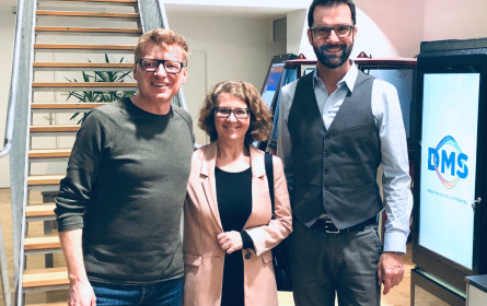 Kommunikationsprofis mit Smartphones auf der Spur von Echtzeit-Corporate TV