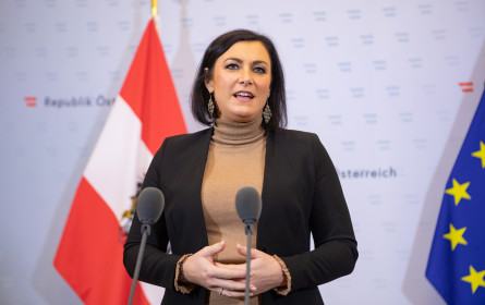 Köstinger fordert mehr EU-Mittel für Klimaschutz in der Landwirtschaft