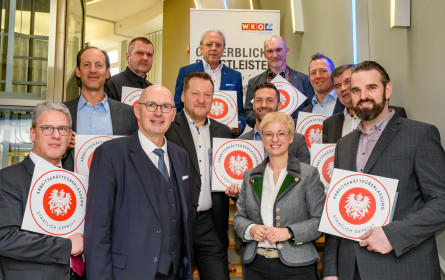 Erste Gütesiegel „staatlich geprüft“ überreicht