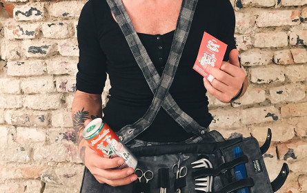 Freudebringer verteilt Produktsamples im größten Friseur-Partnernetzwerk