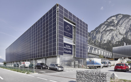 MPreis erhält Auszeichnung für Bauwerkintegrierte Photovoltaik