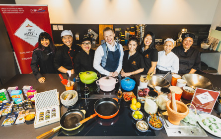 „This year’s traveling is cooking Thai“