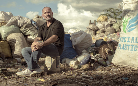 Hofer unterstützt Plastic Bank mit neuen Kulttragetaschen