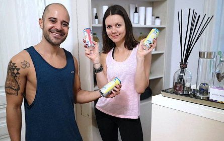 Samplingagentur Freudebringer entspannt mit Yoga