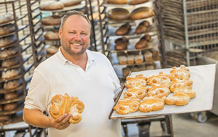Interspar-Spendenaktion für „Schmetterlingskinder“