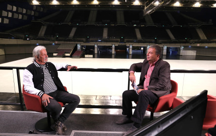 EAV-Mastermind Thomas Spitzer teilte in der Wiener Stadthalle seine Erinnerungen an 50 Jahre Austropop