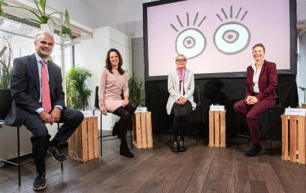 Roche präsentiert österreichweite Brustgesundheitskampagne #watchyourboobs