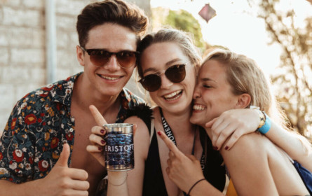 DocLX schließt Rückerstattung der Kosten für Maturareise ab