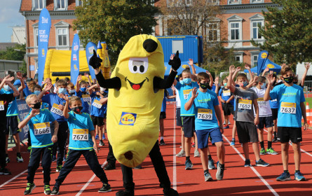 250 Teilnehmer bei Lidl Österreich Schullauf in Schwechat