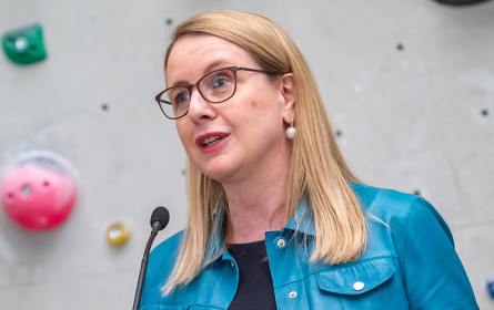 Schramböck: Cybersicherheit begleitet uns in allen Lebensbereichen