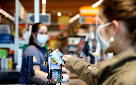 Verordnung für früheren Ladenschluss im Handel wird noch geprüft