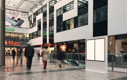 "Zugkraft" vermarktet exklusiv DOOH in der Millennium City