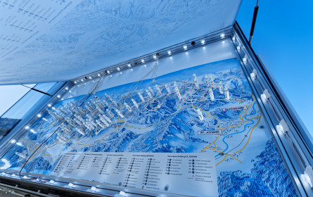 Weltweit erste Panoramatafeln mit magnetisch verschiebbaren LEDs in Snow Space Salzburg