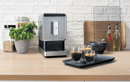 Eine Tasse kommt selten allein