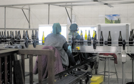 Ein Glas Sekt aus dem Donbass