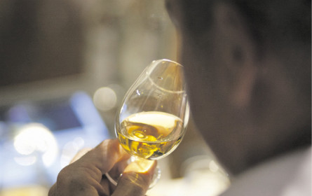 Pernod Ricard sackt ab