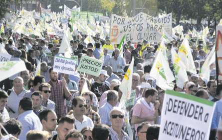 Bauern kämpfen gegen das Armuts-Gütesiegel