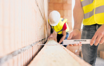 Wienerberger bleibt solide