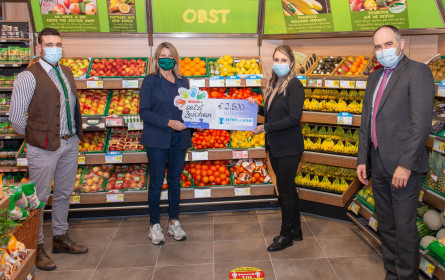 Spar überreichte 2.500 Euro an "Rettet das Kind Tirol"