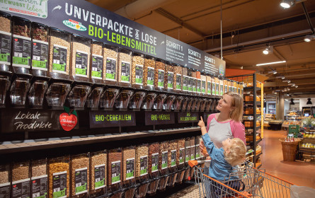 Bio-Lebensmittel zum selbst Abfüllen bei Interspar in Dornbirn