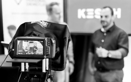 Kesch bietet TV- und Tonstudio für Online-Events an