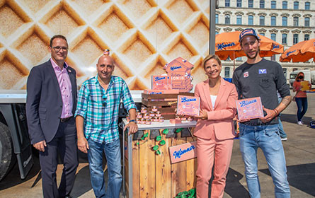 Manner hat Bienen samt prominenter Paten bekommen