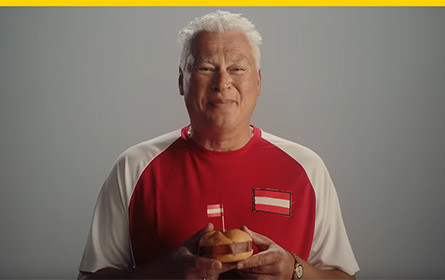 Toni Polster ist Testimonial für Billa-EM-Leberkäse