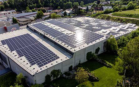 Brauerei Zwettl & RWA: Bier brauen mit Strom aus eigener PV-Anlage